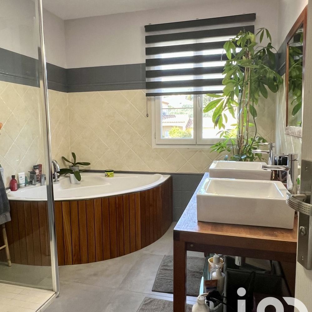 � vendre  Maison Aubagne (13400)