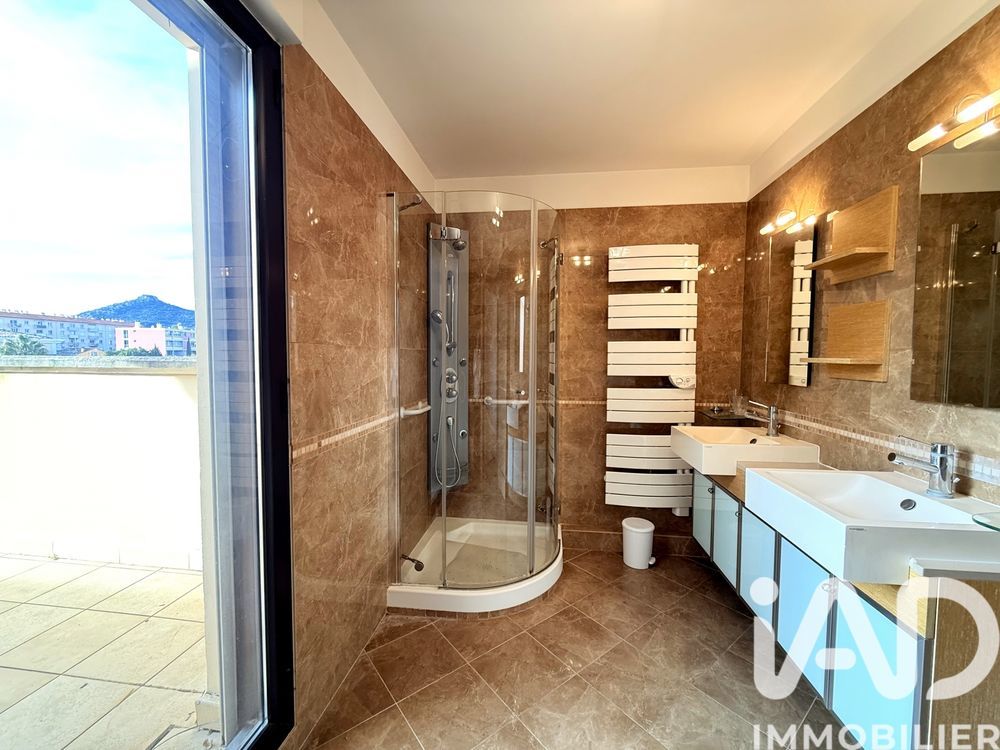 � vendre  Appartement Hy�res (83400)