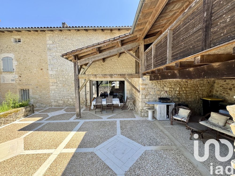 � vendre  Maison Charras (16380)