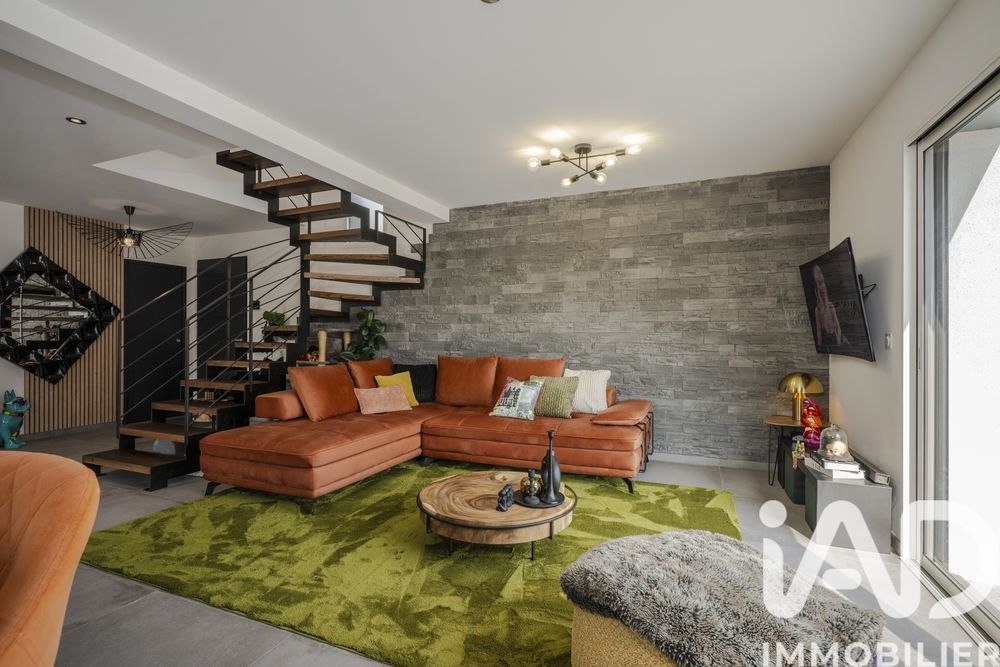 � vendre  Maison Saint-Jean-de-Gonville (01630)