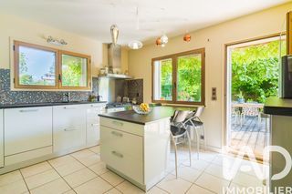  Maison � vendre 9 pi�ces 234 m�