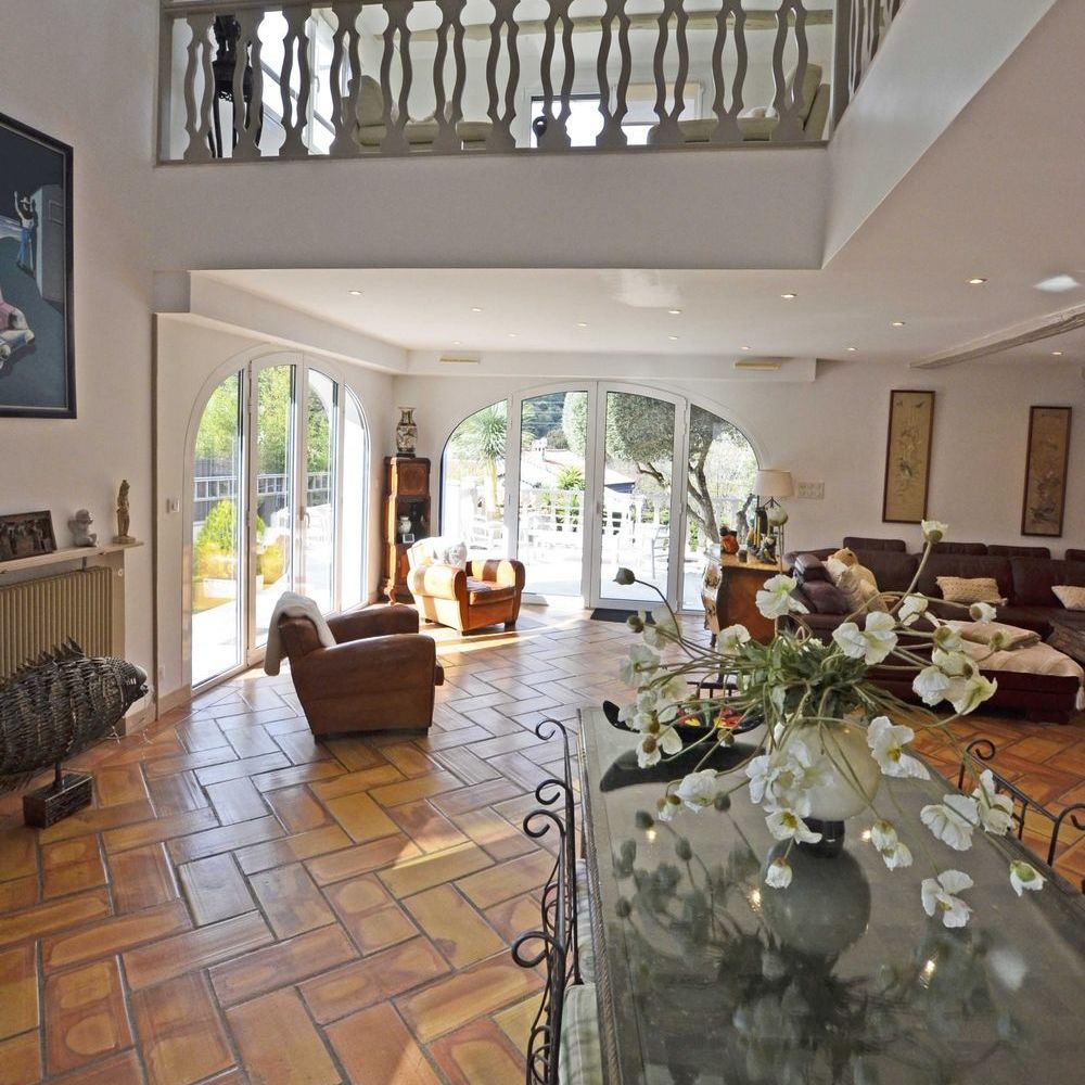 � vendre  Villa Mandelieu-la-Napoule (06210)