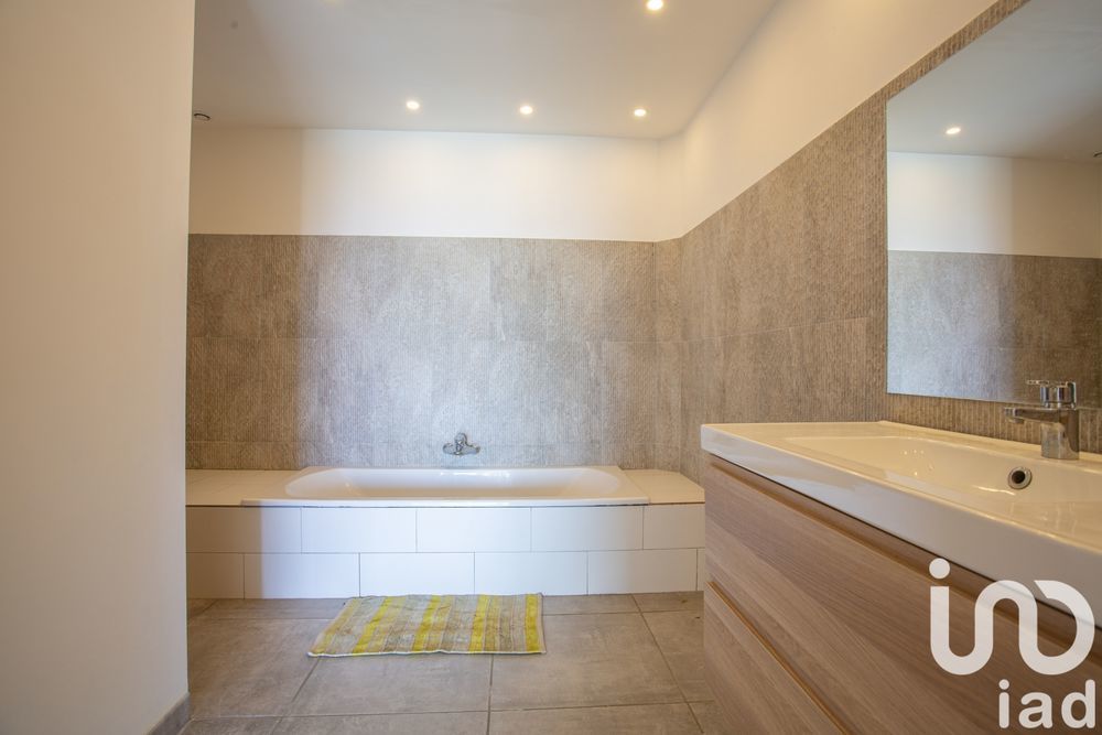 � vendre  Villa Rochefort-du-Gard (30650)