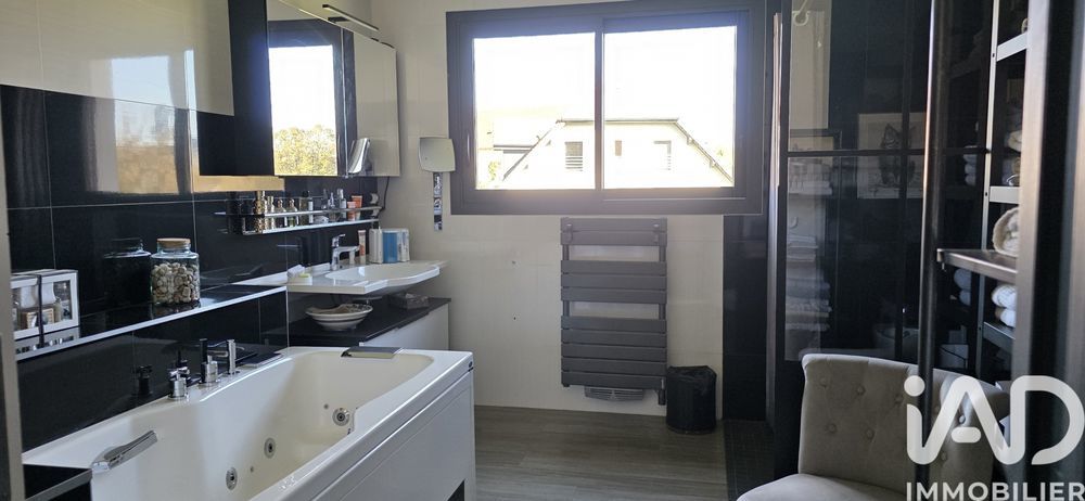 � vendre  Villa Saint-Jean-Lespinasse (46400)