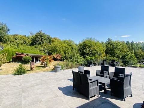   Vente Demeure 8 pi�ces Maison - 8 pi�ce(s) - 400 m�