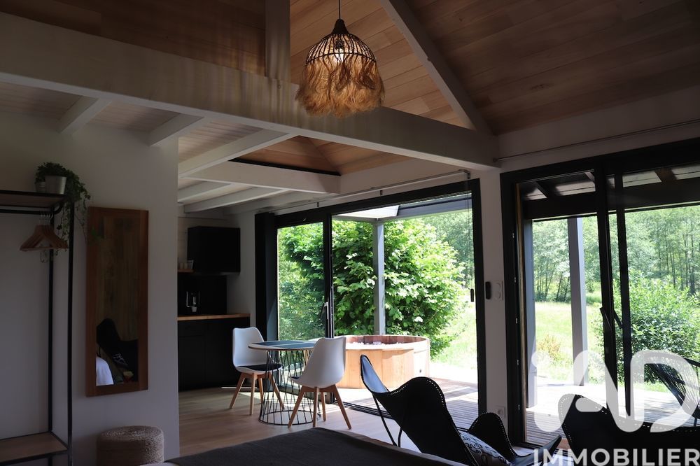 � vendre  Maison Champs-sur-Tarentaine-Marchal (15270)