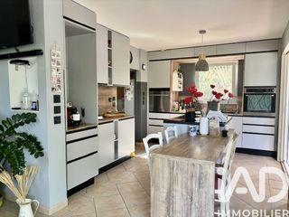  Maison � vendre 8 pi�ces 200 m�