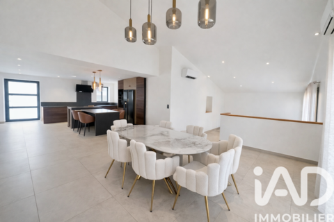   Vente Maison d'architecte 5 pi�ces Villa - 5 pi�ce(s) - 150 m�