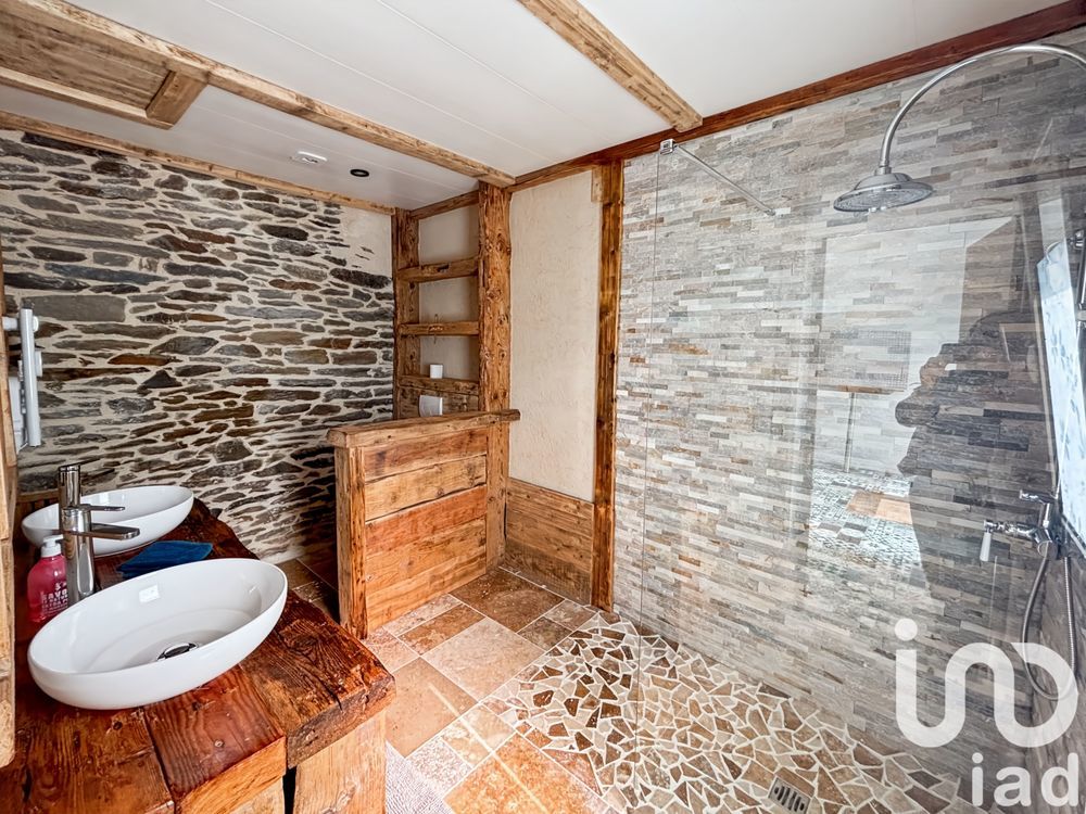 � vendre  Maison Saint-Hernin (29270)