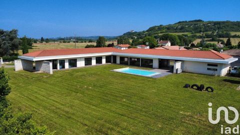   Vente Maison traditionnelle 5 pi�ces Maison - 5 pi�ce(s) - 233 m�