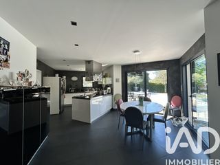  Villa � vendre 8 pi�ces 216 m�