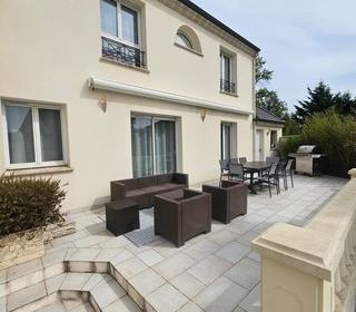  Maison � vendre 8 pi�ces 211 m�