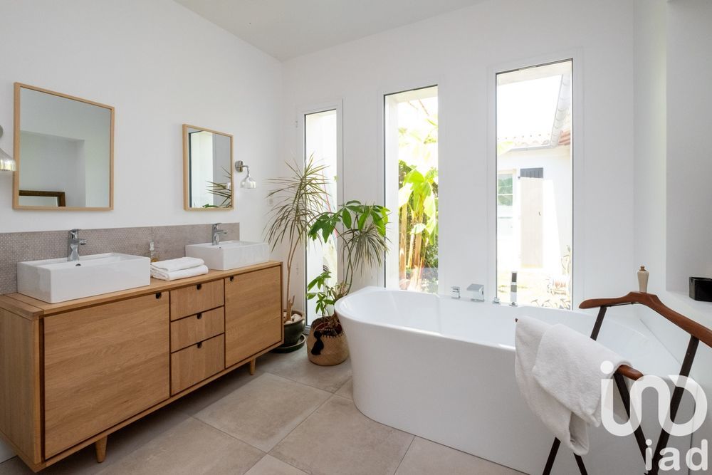 � vendre  Maison Sainte-Marie-de-R� (17740)