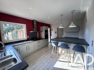  Maison � vendre 9 pi�ces 220 m�