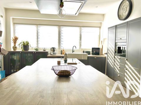   Vente Maison de village 7 pi�ces Maison - 7 pi�ce(s) - 205 m�