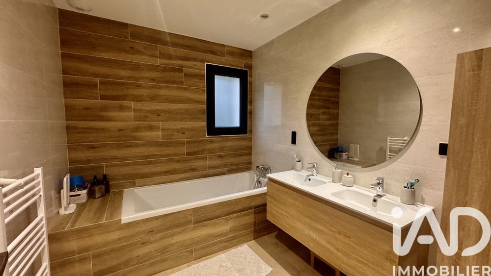 � vendre  Villa Nimes (30900)