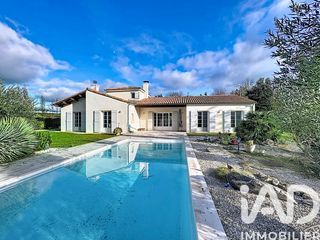  Maison � vendre 8 pi�ces 219 m�