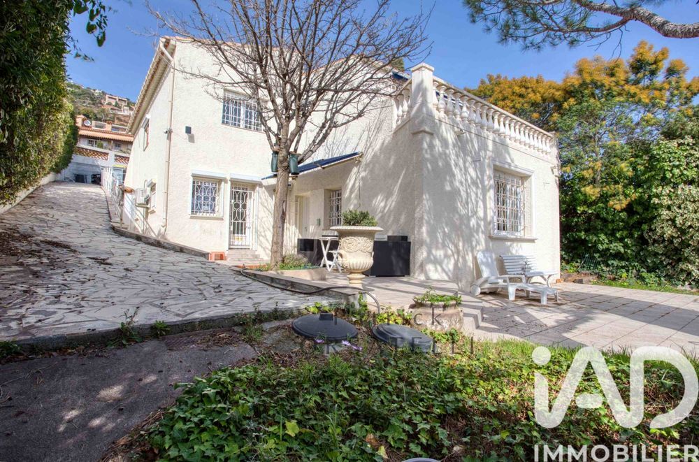 � vendre  Maison Agay (83530)