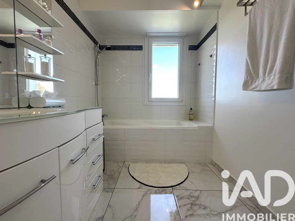 � vendre  Villa Saint-Loubouer (40320)