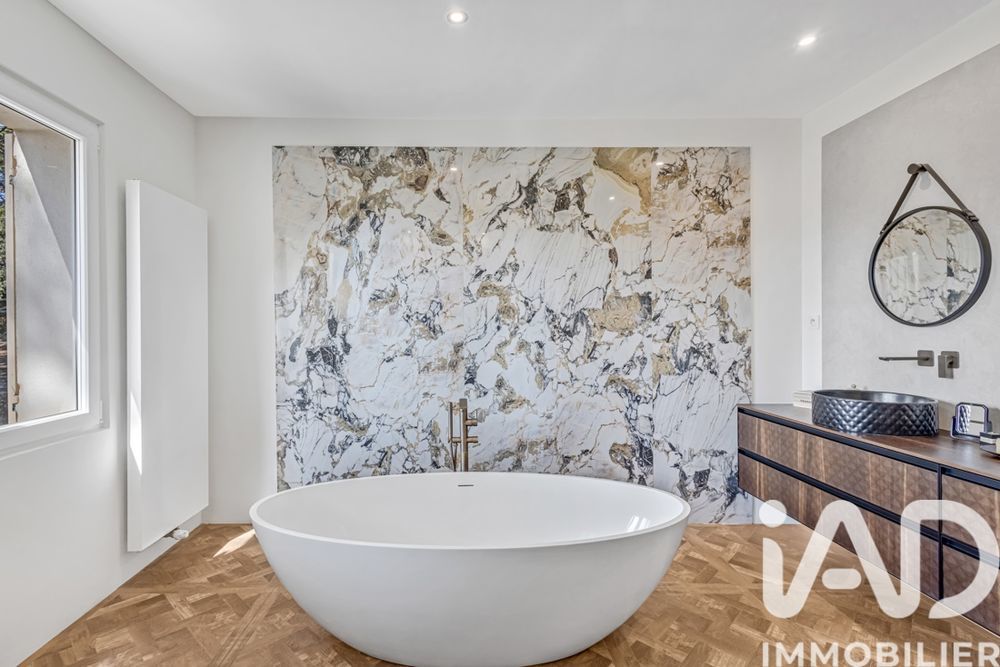 � vendre  Maison �guilles (13510)