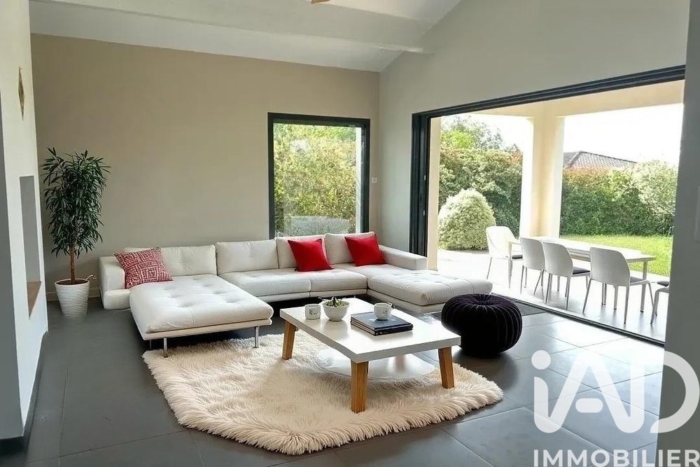 � vendre  Villa L'Isle-Jourdain (32600)