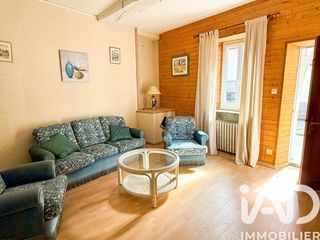  Immeuble � vendre 715 m�