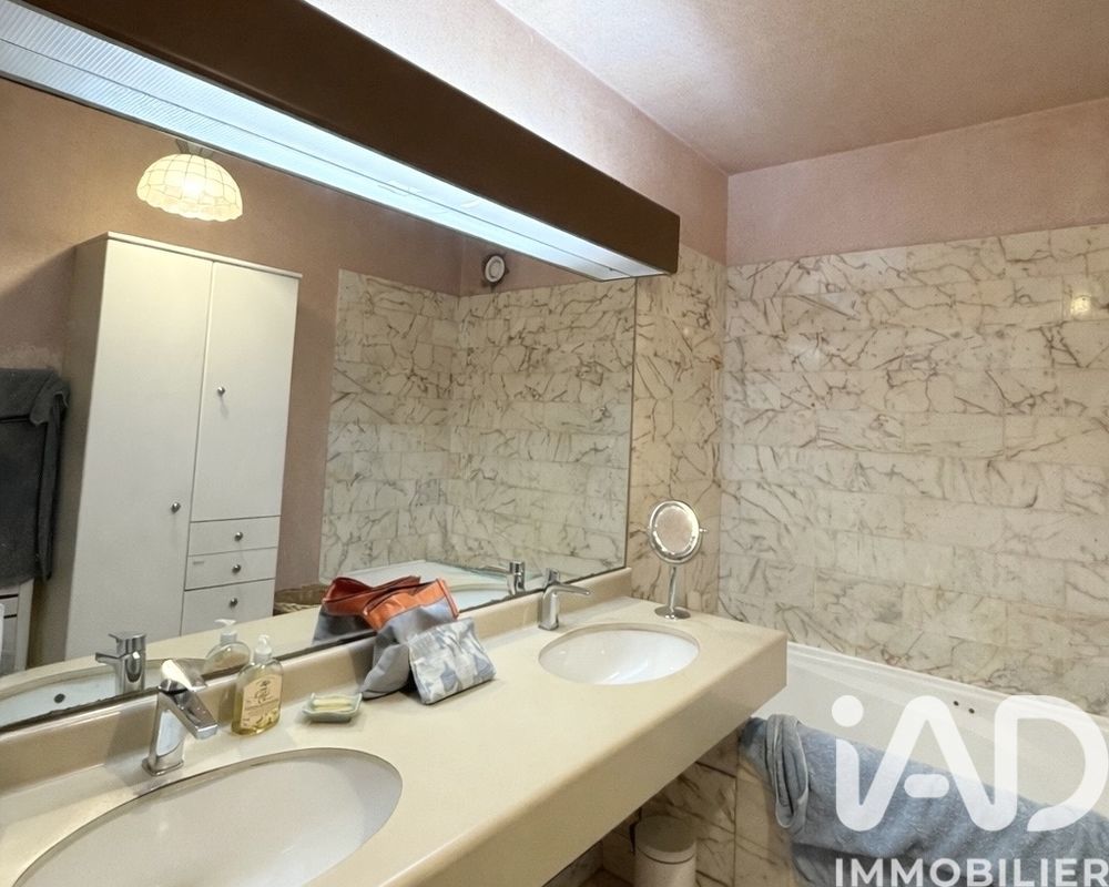 � vendre  Appartement Courbevoie (92400)