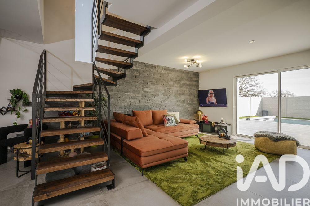 � vendre  Maison Saint-Jean-de-Gonville (01630)