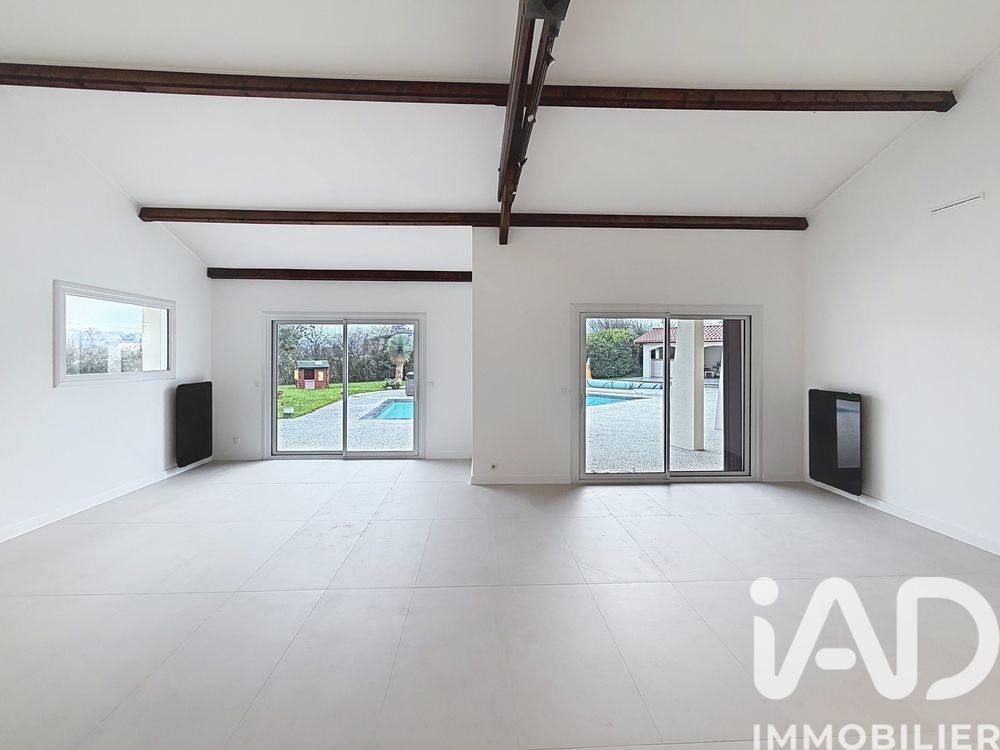 � vendre  Maison Dommartin (69380)