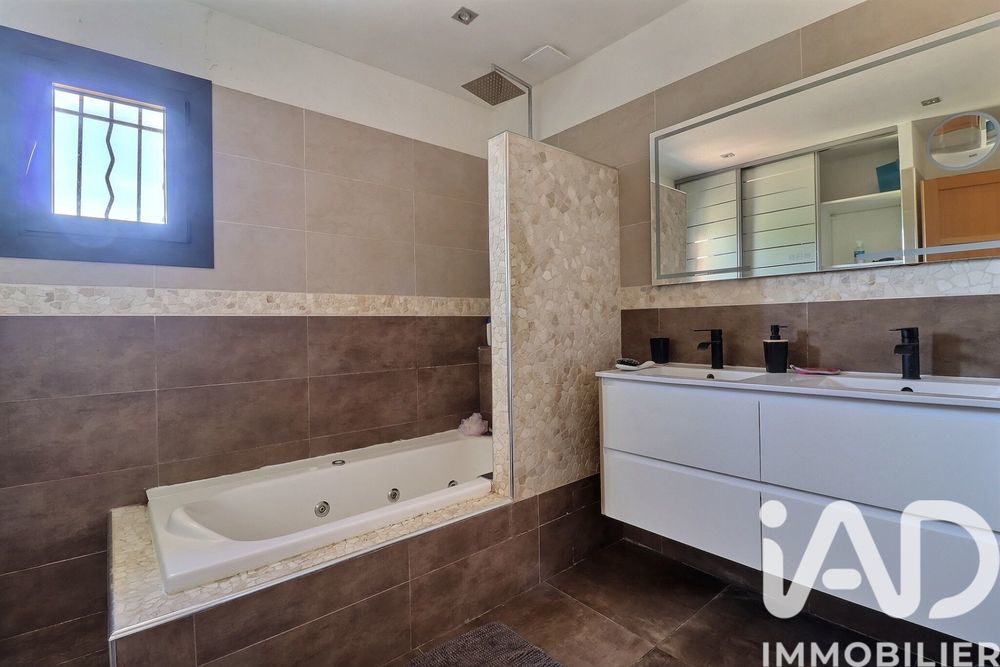 � vendre  Maison Saint-Cyr-sur-Mer (83270)