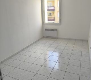  Appartement � louer 5 pi�ces 91 m� Les abrets