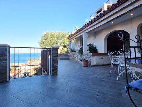   Vente Maison d'architecte 10 pi�ces Villa - 10 pi�ce(s) - 254 m�