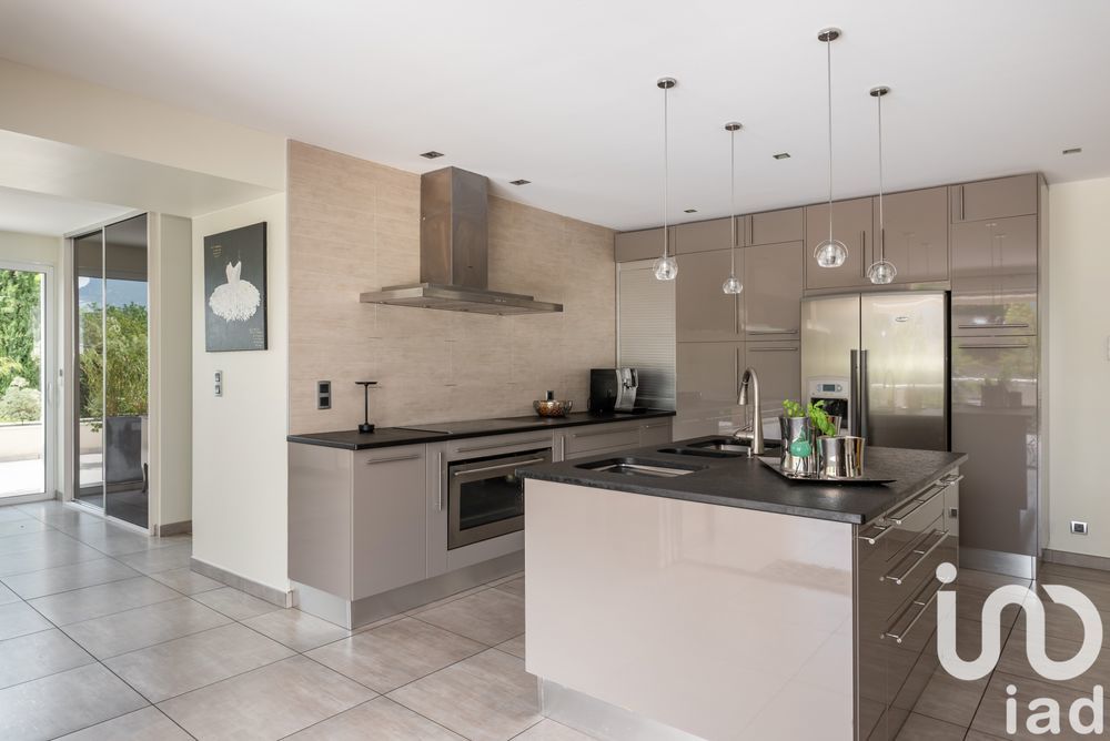 � vendre  Villa Fontanil-Cornillon (38120)