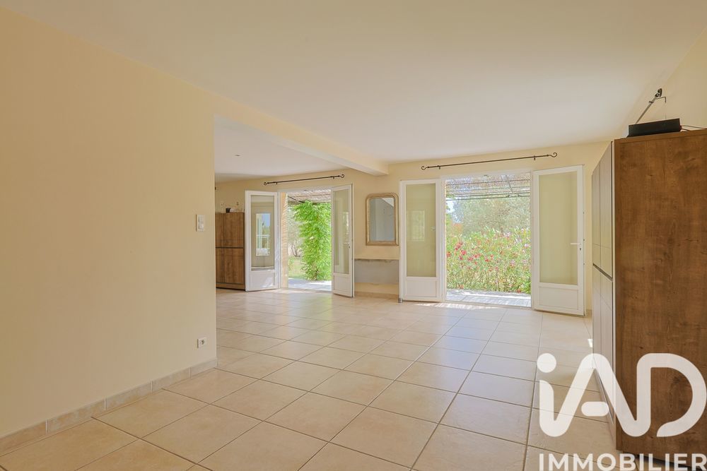 � vendre  Maison �guilles (13510)