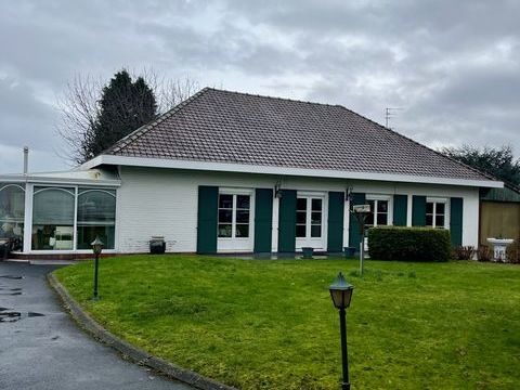   Vente Maison/villa 8 pi�ces Maison - 8 pi�ce(s) - 181 m�