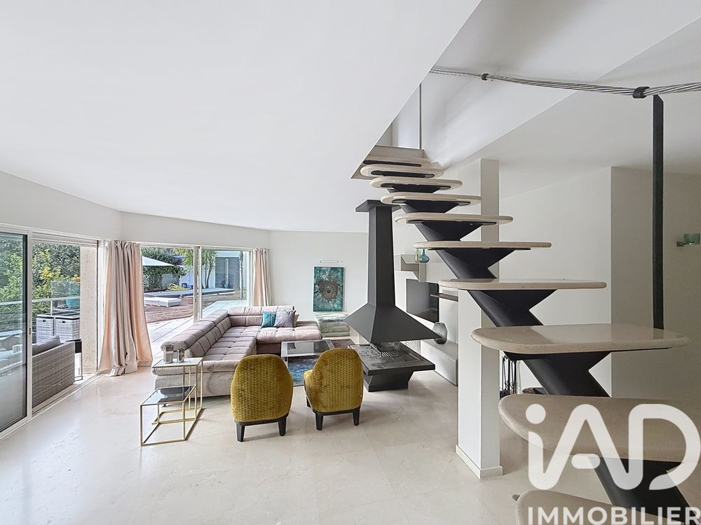 � vendre  Maison Roquebrune-Cap-Martin (06190)