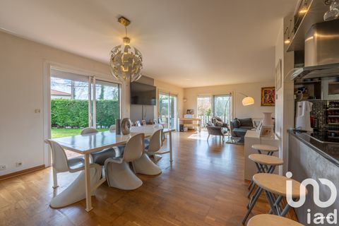   Vente Maison d'architecte 5 pi�ces Villa - 5 pi�ce(s) - 220 m�