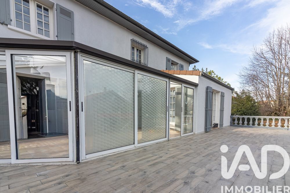 � vendre  Maison Bron (69500)