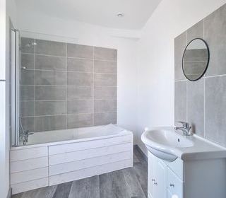  Immeuble � vendre 323 m�