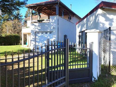   Vente Maison traditionnelle 7 pi�ces Maison - 7 pi�ce(s) - 180 m�