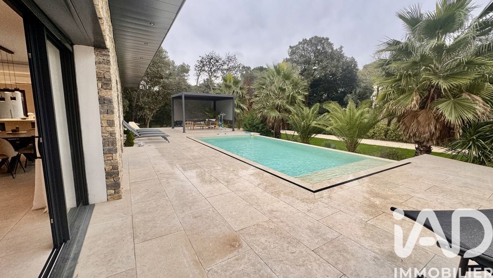 � vendre  Villa Nimes (30900)