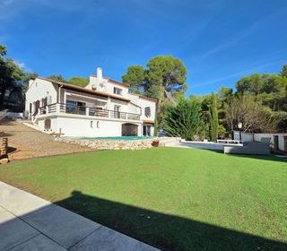  Maison � vendre 5 pi�ces 220 m�