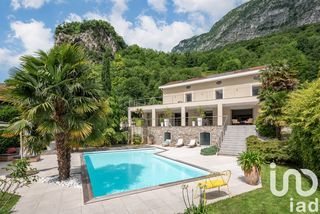  Villa � vendre 8 pi�ces 200 m�