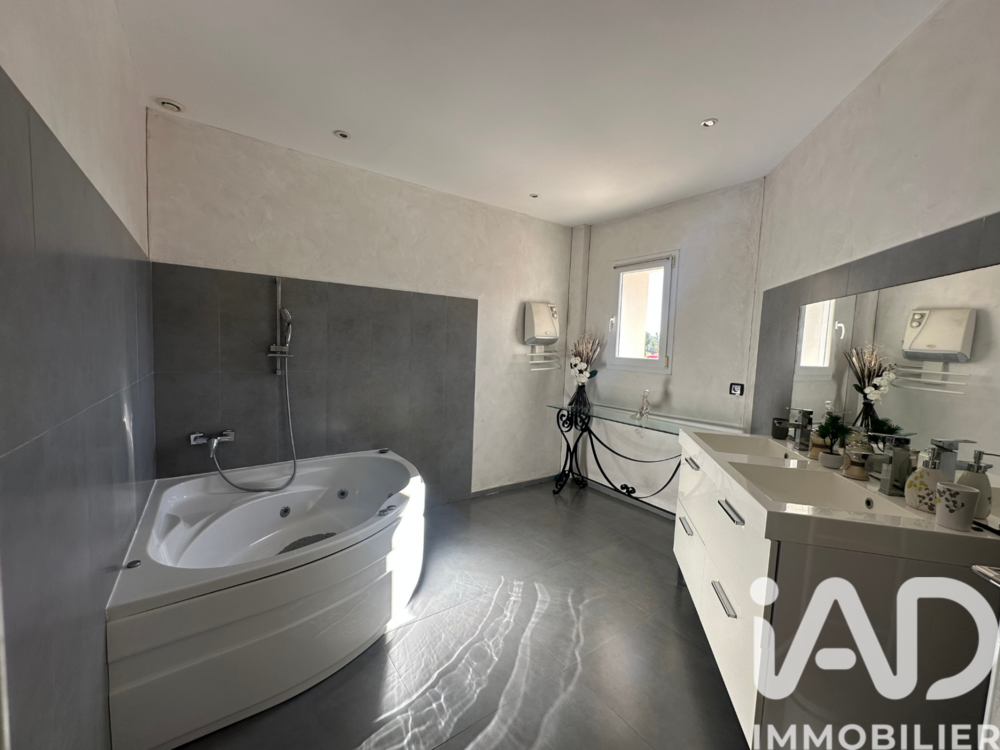 � vendre  Maison Le Cannet-des-Maures (83340)