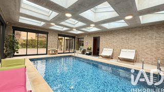  Villa � vendre 15 + pi�ces 510 m�