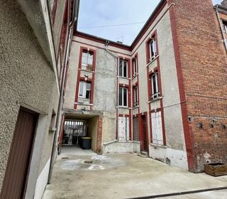  Immeuble � vendre 636 m�