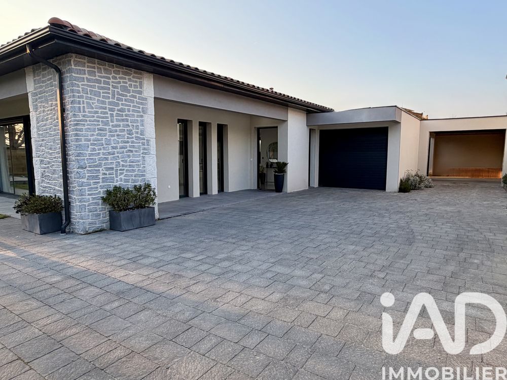 � vendre  Maison Mont�limar (26200)