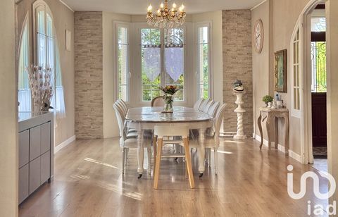   Vente Demeure 6 pi�ces Maison - 6 pi�ce(s) - 171 m�