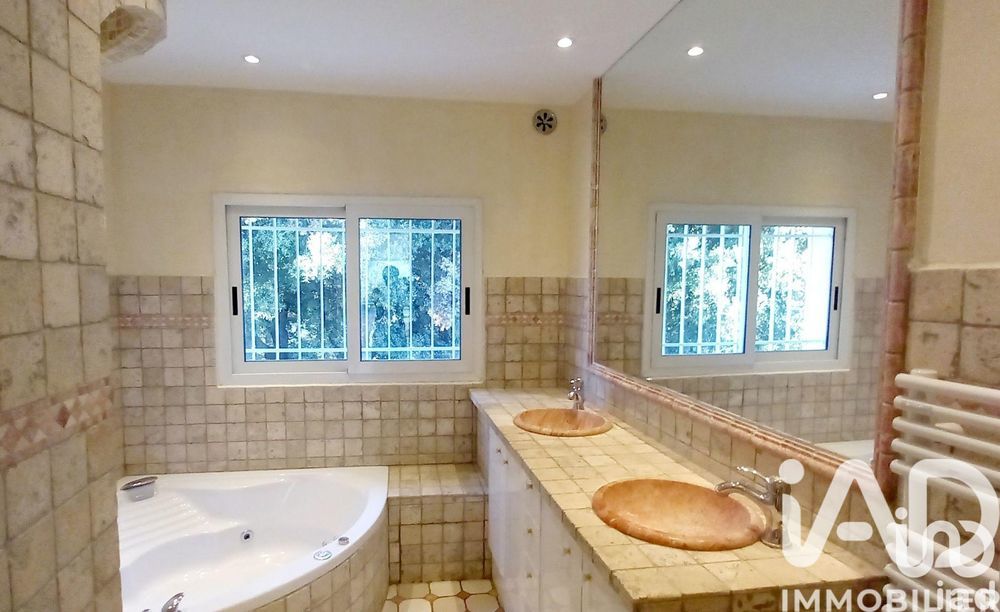 � vendre  Villa Roquefort-les-Pins (06330)