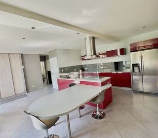  Maison � vendre 8 pi�ces 240 m�